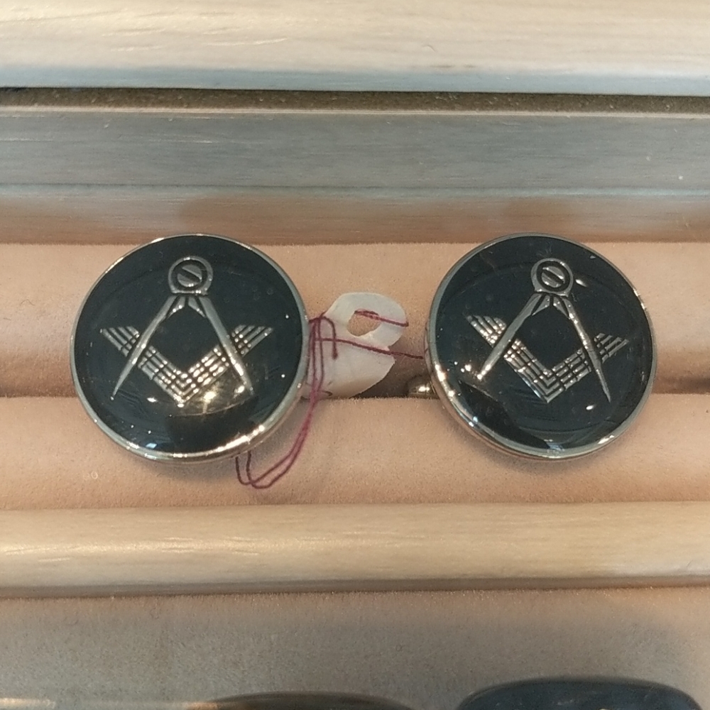 Cuff links